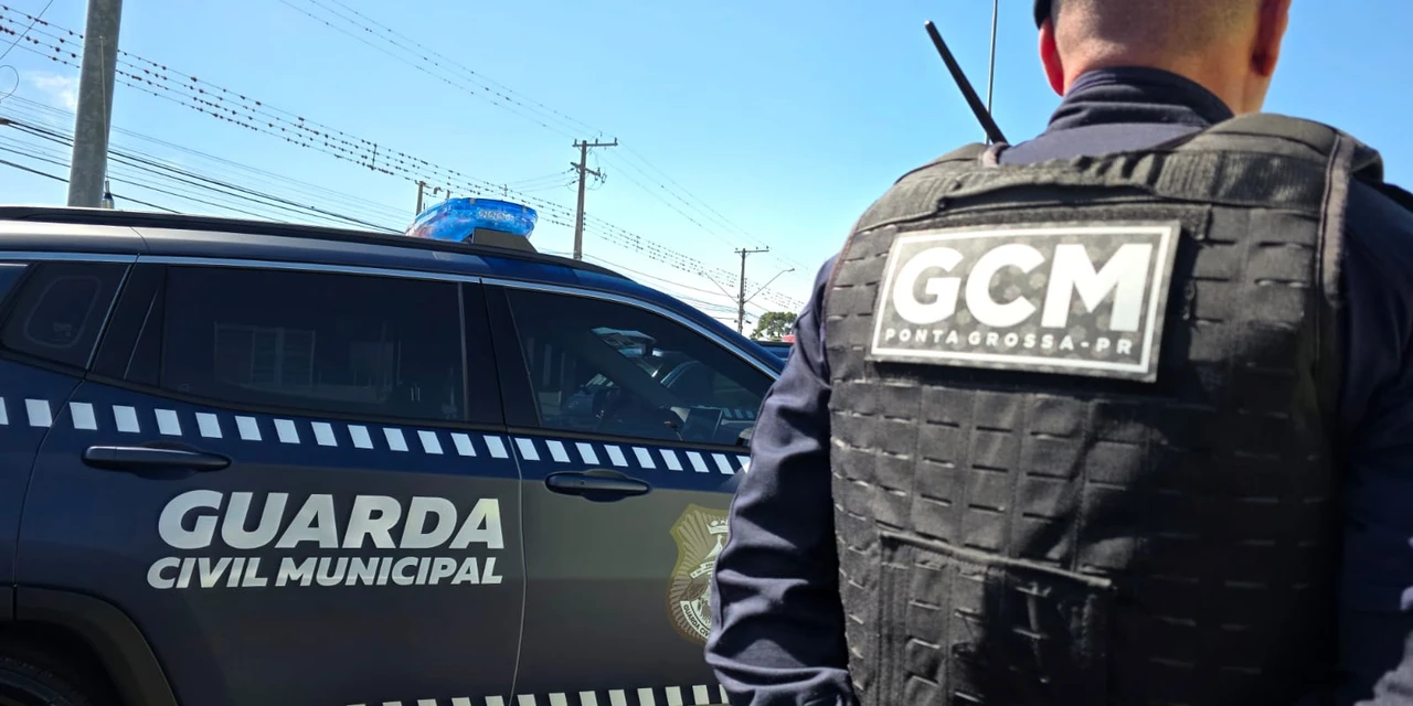 Agentes da GCM sentem cheiro de maconha e descobrem drogas em veículo no Cará-Cará