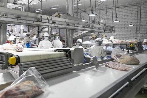 Indústria paranaense abre mais de 2 mil vagas em setembro e mantém trajetória de crescimento