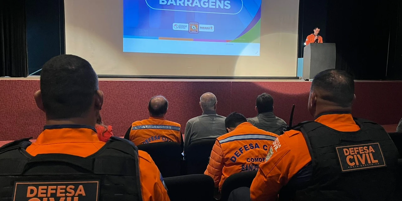 Defesa Civil de Ponta Grossa fortalece ações de prevenção em seminário estadual