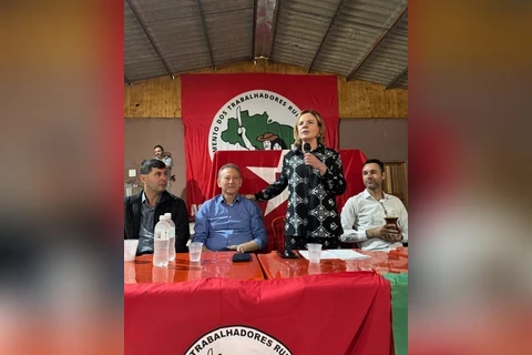 Gleisi Hoffmann segue agenda no interior do Paraná após Caravana Federativa
