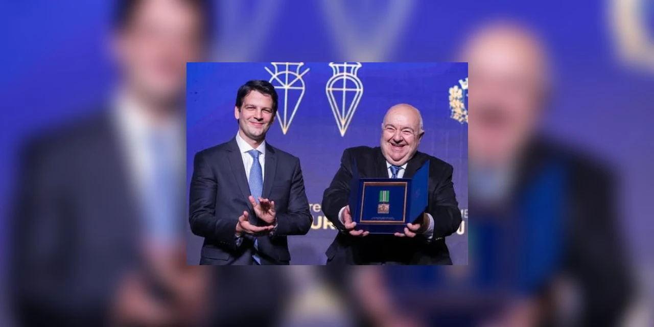 Com olho em 2026, Rafael Greca já lança Eduardo Pimentel para reeleição em 2028 em Curitiba