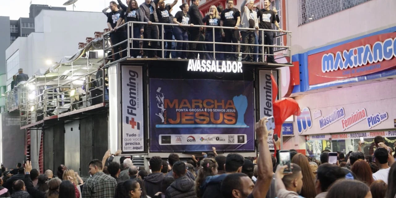 Marcha para Jesus reúne fiéis em Ponta Grossa com música e atos de fé