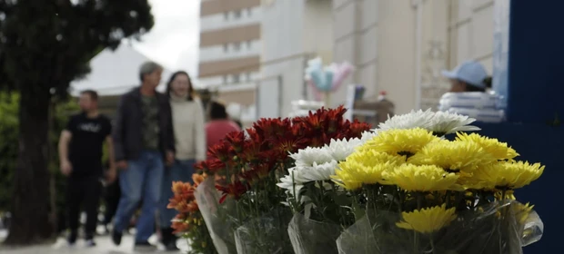 Cemitérios de Ponta Grossa recebem grande público neste Finados