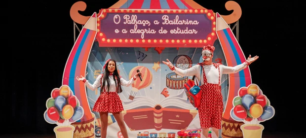 Escolas da região recebem espetáculo circense sobre amizade e respeito