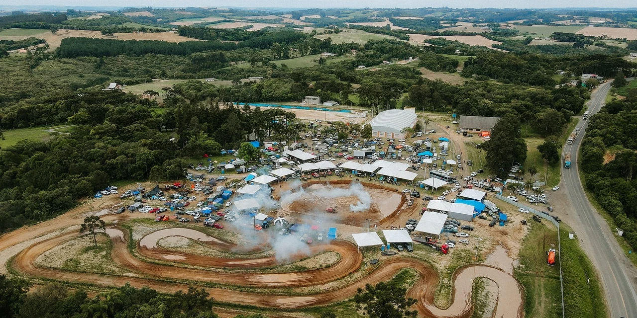 Atropelamento em evento 4x4 em Palmeira deixa jovem gravemente ferido; motorista foge