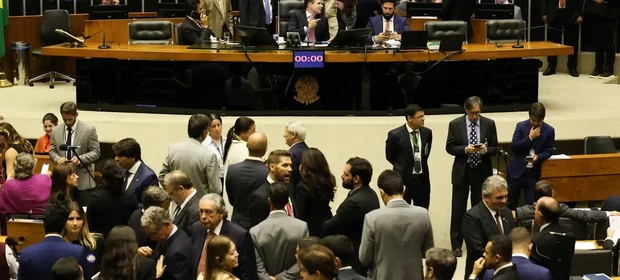 Câmara de Deputados aprova ampliação gradual da licença-paternidade