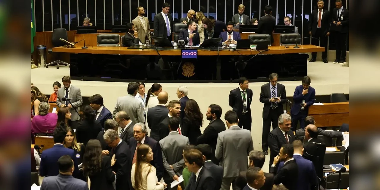 Câmara de Deputados aprova ampliação gradual da licença-paternidade
