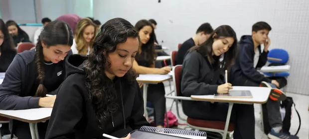 Projeto GGPEL: Conheça as regras para a prova de redação do Enem 2025 no domingo