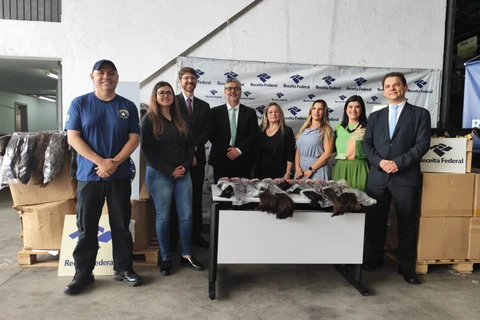Receita Federal doa 800 kg de cabelo para confecção de 400 perucas em Ponta Grossa