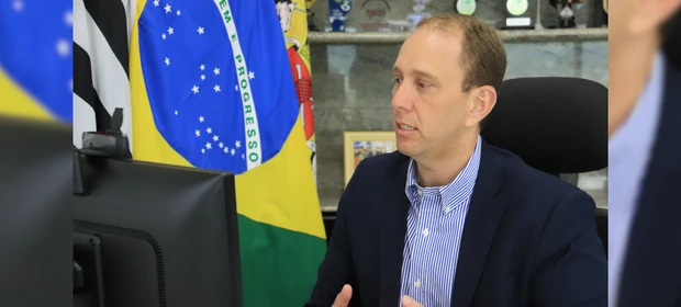 Prefeito 'tiktoker' é afastado do cargo após suspeita de desvios na saúde