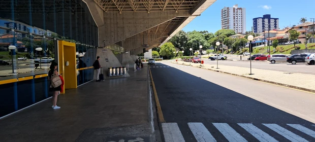 Motorista de ônibus rodoviário deixa passageira que queria descer em PG em Campo Largo
