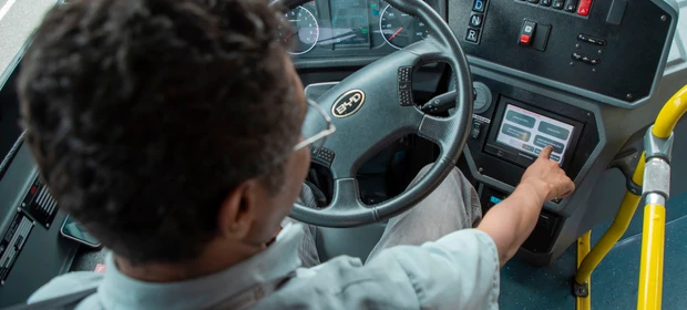 Curitiba reforça combate ao assédio sexual no transporte coletivo com sistema de alerta direto à Guarda Municipal