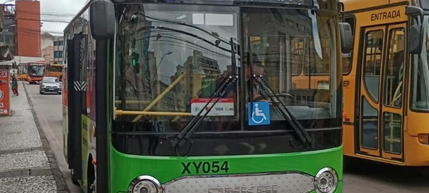 Prefeitura intensifica testes de ônibus elétricos em Curitiba