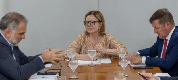 Gleisi chama Reunião pluriministerial para discutir setor leiteiro brasileiro