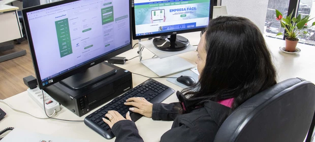 Paraná fecha outubro com tempo de apenas 8 horas para abertura de empresas