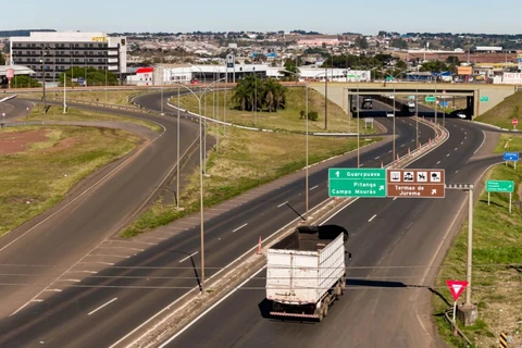 BR-277, sentido Ponta Grossa, tem interdição parcial; concessionária pede atenção aos motoristas