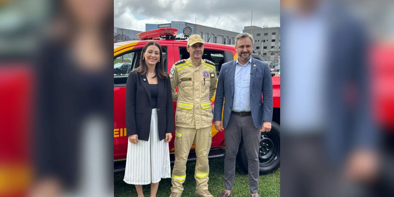 Deputada Mabel Canto entrega viatura ao Corpo de Bombeiros de Ponta Grossa