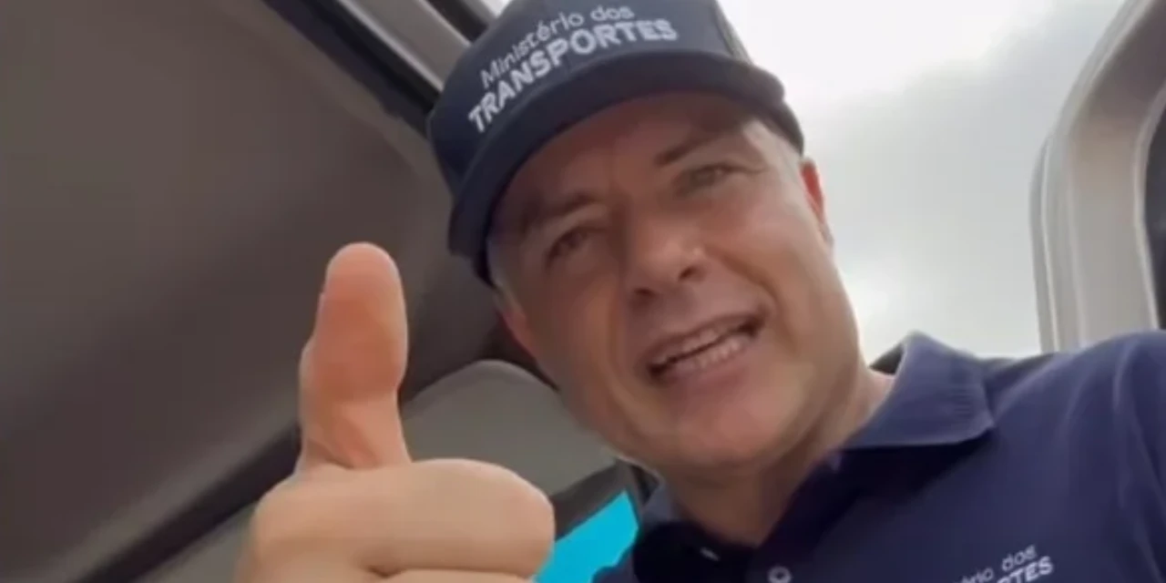 Ministro dos Transportes inicia viagem de caminhão rumo à COP30 e diz que vai dormir no veículo durante o evento