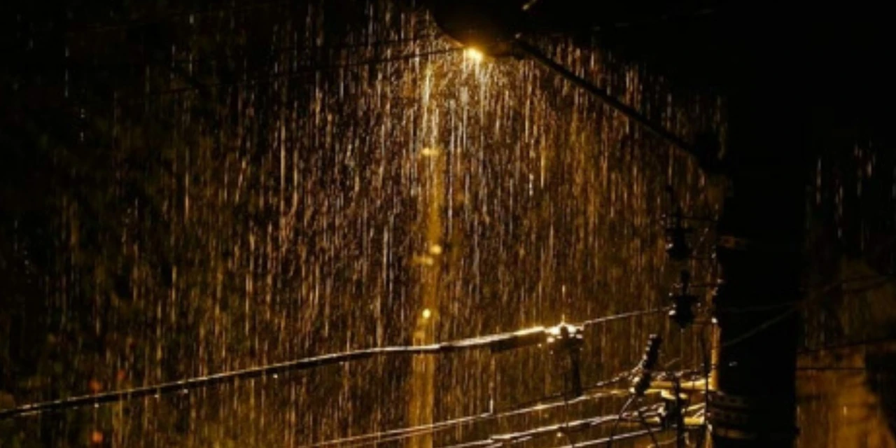 Governo monitora impacto dos fortes temporais que atingem o Paraná; Defesa Civil já atende municípios