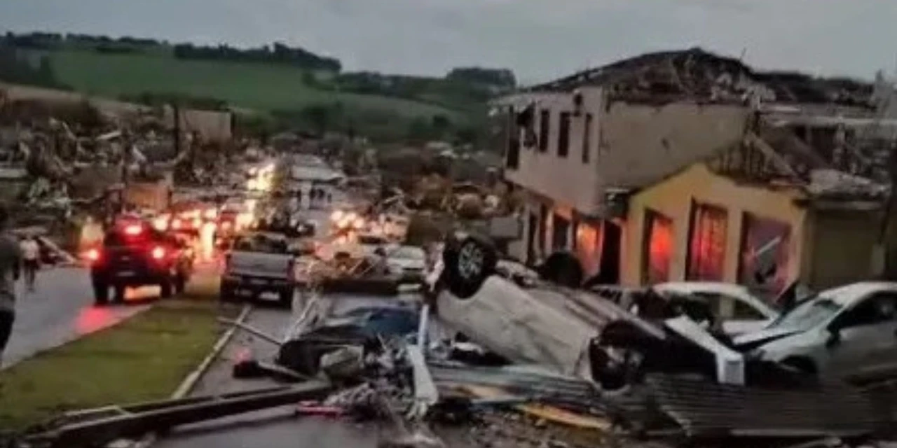 Autoridades se manifestam após destruição causada por forte temporal em Rio Bonito do Iguaçu