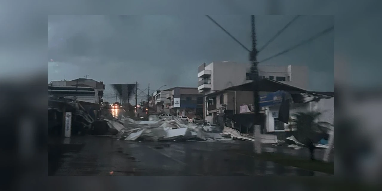 Três mortes e 60 pessoas feridas são registradas em Rio Bonito do Iguaçu após temporal; veja imagens