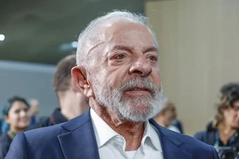 Presidente Lula se solidariza com região atingida por tornado no Paraná e designa comitiva liderada pela ministra Gleisi