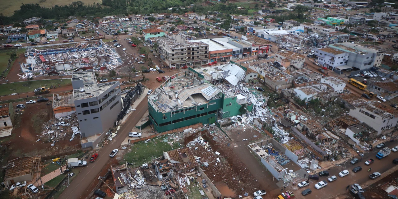 Governador decreta luto oficial de três dias em memória às vítimas do tornado