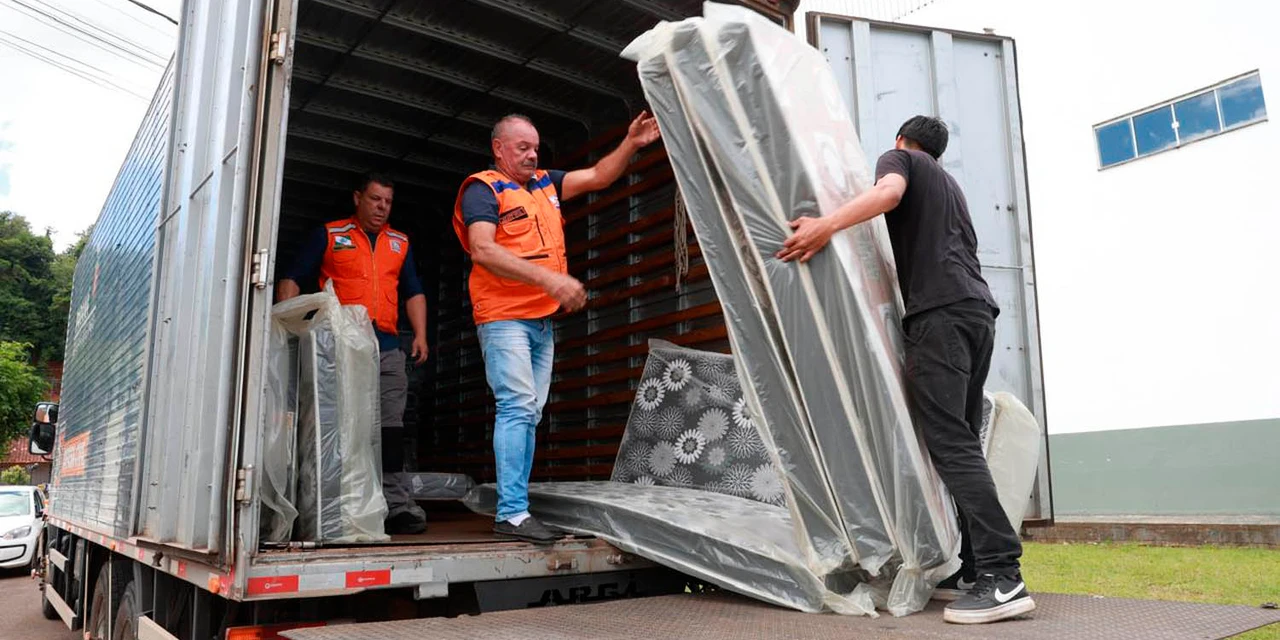 Com mais de mil desalojados e desabrigados, governo e municípios preparam abrigos