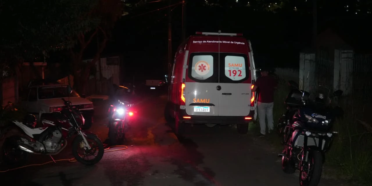Briga de irmãos acaba em motocicleta incendiada e agressão em Ponta Grossa