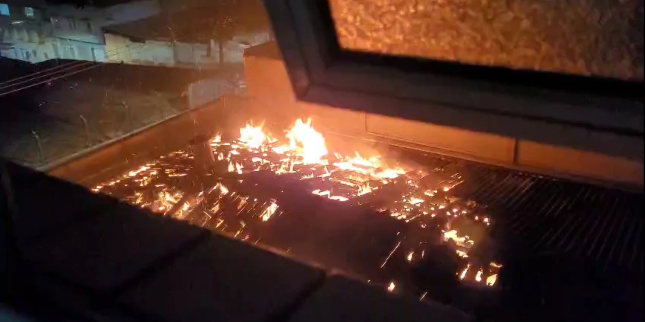 Clube Estância de Ponta Grossa foi quase totalmente tomado pelas chamas; imagens revelam detalhes