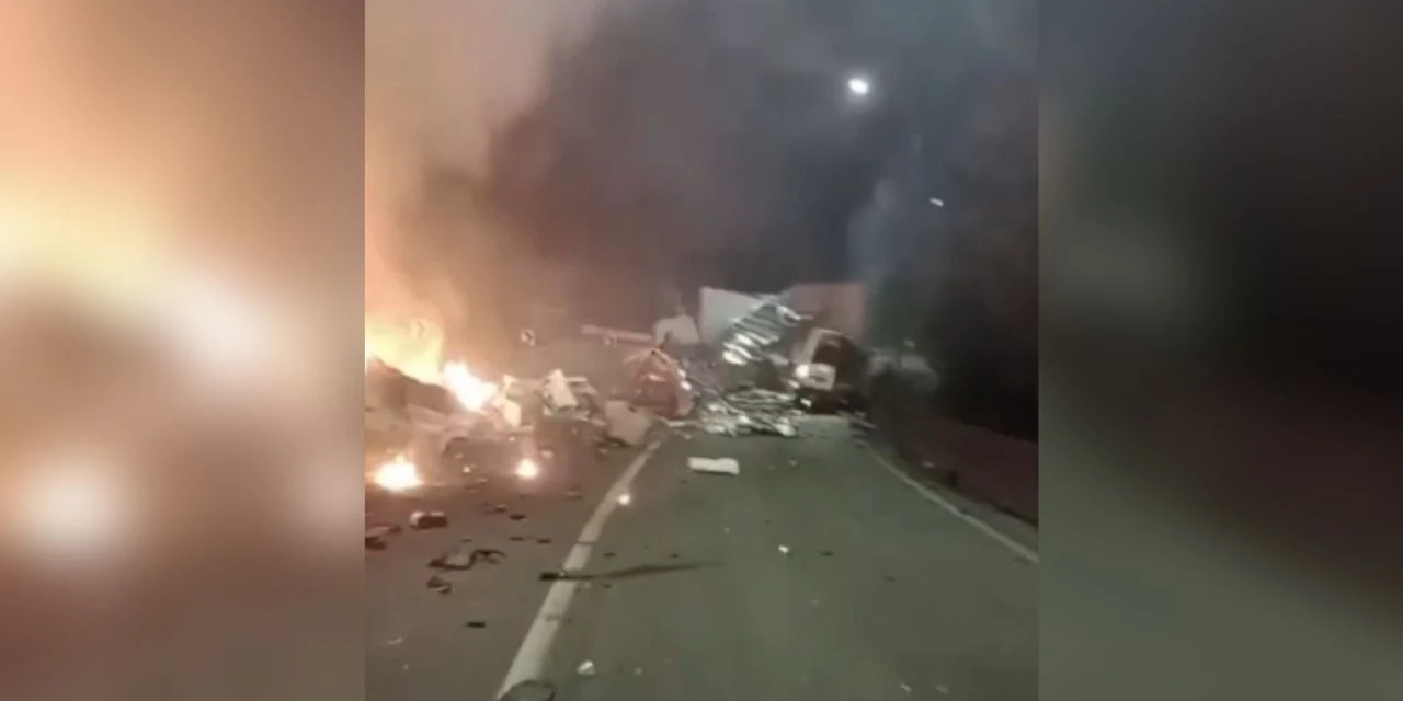 Acidente envolvendo três veículos deixa uma pessoa morta e mais de 10 feridos na BR-376