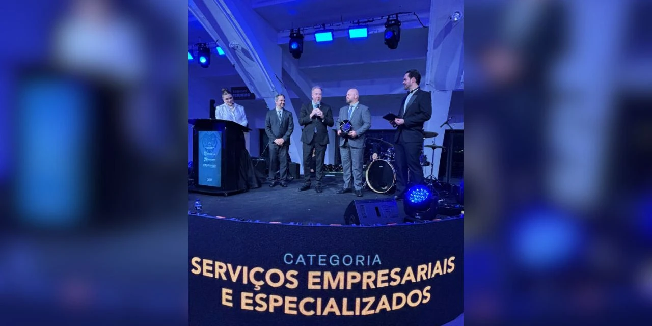 Sicredi vence o Prêmio Líderes do Paraná 2025