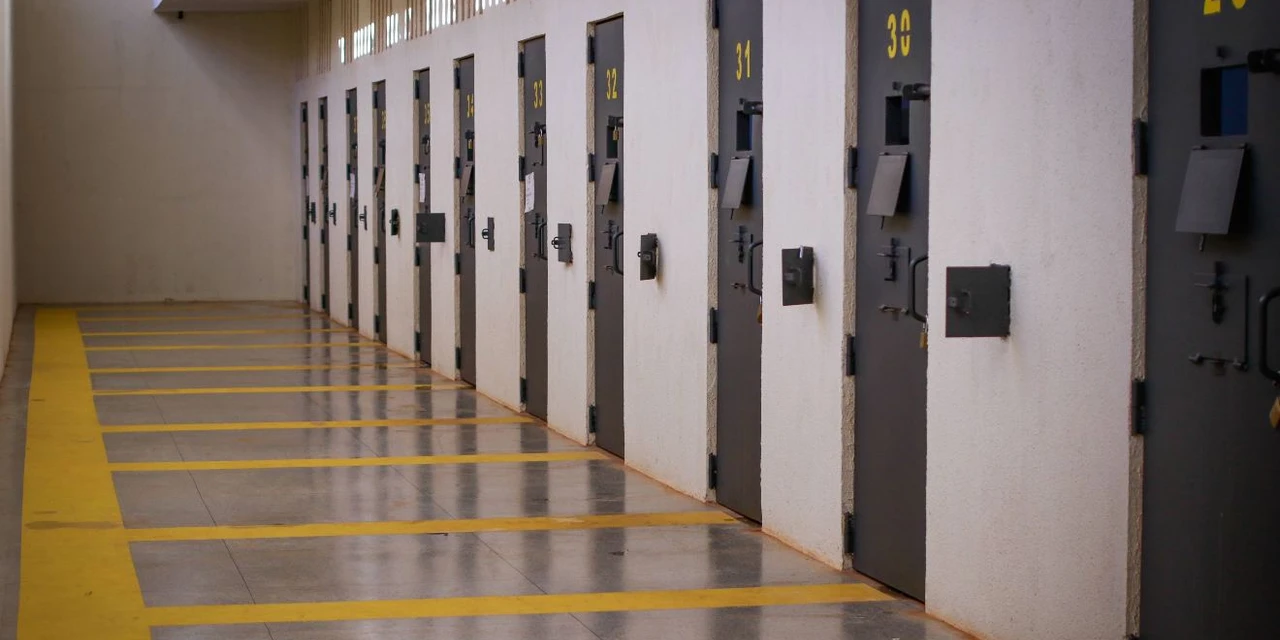 Sete chefes do Comando Vermelho são transferidos para presídio federal de Catanduvas, no Paraná