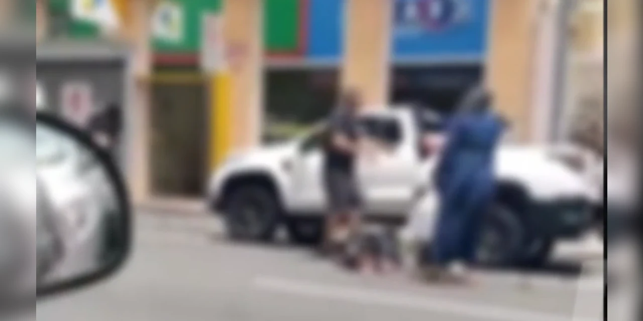 Briga entre mulheres causa tumulto no centro de Ponta Grossa