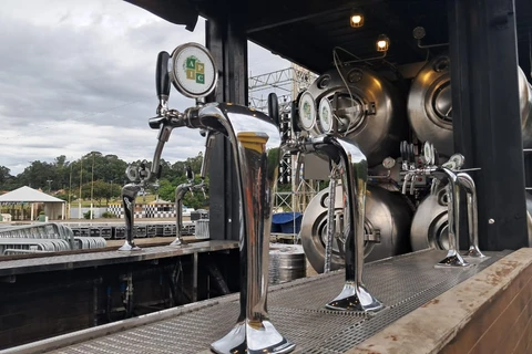 CHOPPE PRONTO: Estrutura da Münchenfest entra na reta final de instalação; veja fotos