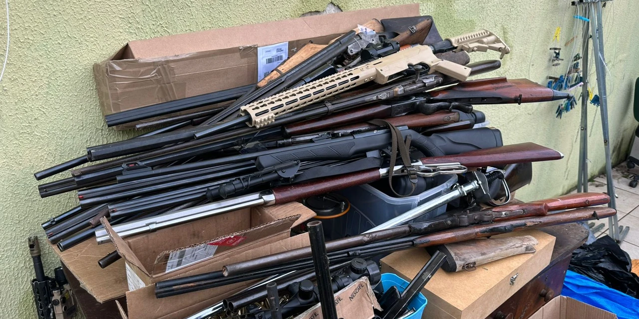 Indivíduo que negociava armas com o tráfico do Rio de Janeiro é preso no Paraná