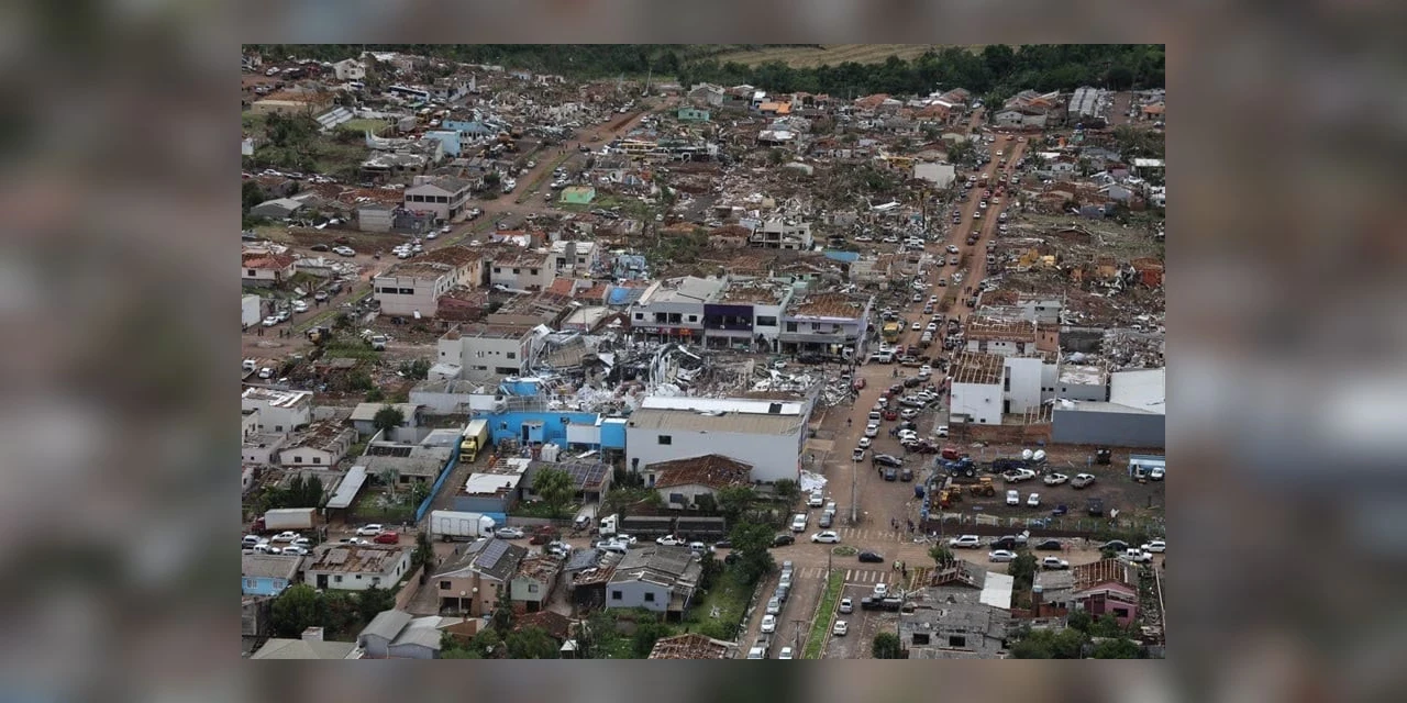 Ibama-PR auxilia na reconstrução de Rio Bonito do Iguaçu após passagem de tornado