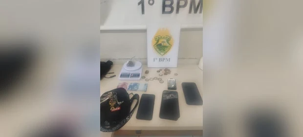 Dupla pratica assalto contra rapaz durante a madrugada, na região central de PG