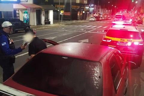 Freada brusca na 'Balduíno' leva Superintendência de Trânsito a flagrar idoso que conduzia alcoolizado