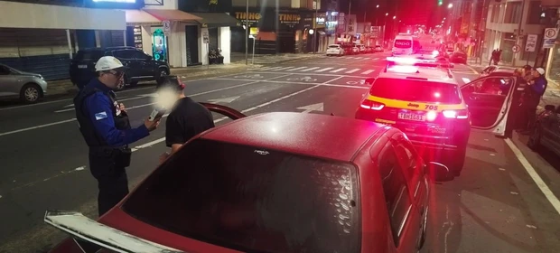 Freada brusca na 'Balduíno' leva Superintendência de Trânsito a flagrar idoso que conduzia alcoolizado