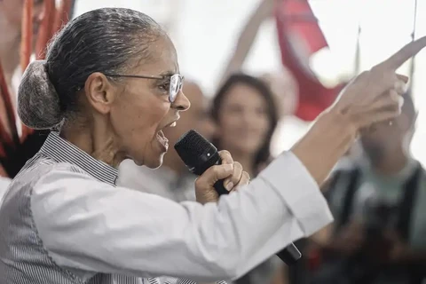Ministra Marina Silva discursa durante encerramento da cúpula dos povos - Foto: Tânia Rêgo/Agência Brasil