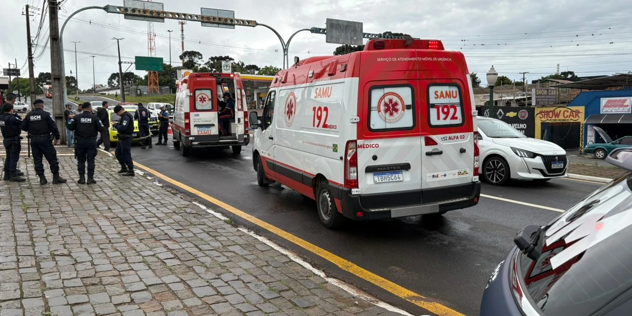 Idoso tenta atravessar avenida e é atingido por carro em Ponta Grossa