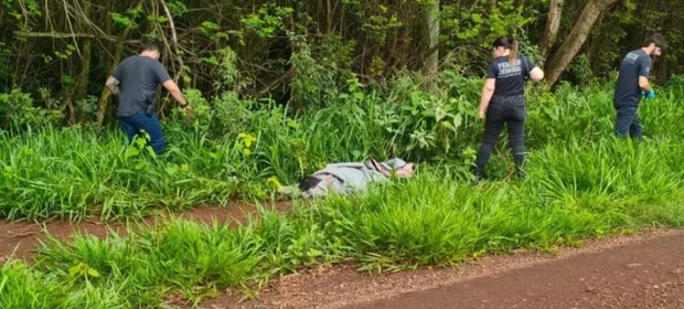 Enrolado em tapete, padre é encontrado morto com sinais de agressão