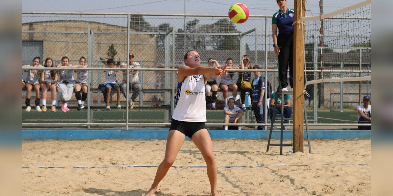 Segunda etapa do Circuito Municipal de Vôlei de Praia acontece neste mês