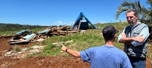 "Desde o primeiro momento a Itaipu esteve aqui e permanecerá até que Rio Bonito do Iguaçu seja reconstruída" declarou Enio Verri