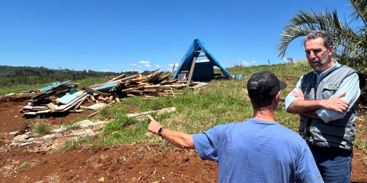 "Desde o primeiro momento a Itaipu esteve aqui e permanecerá até que Rio Bonito do Iguaçu seja reconstruída" declarou Enio Verri
