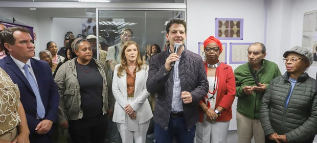 “Aqui ninguém fica sem apoio”, destaca Eduardo Pimentel na entrega do Creafro Enedina Alves Marques