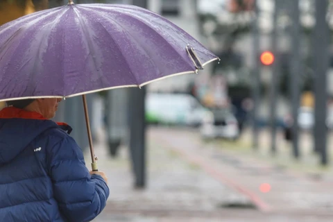 Frente fria avança sobre o Paraná e muda o tempo no fim de semana