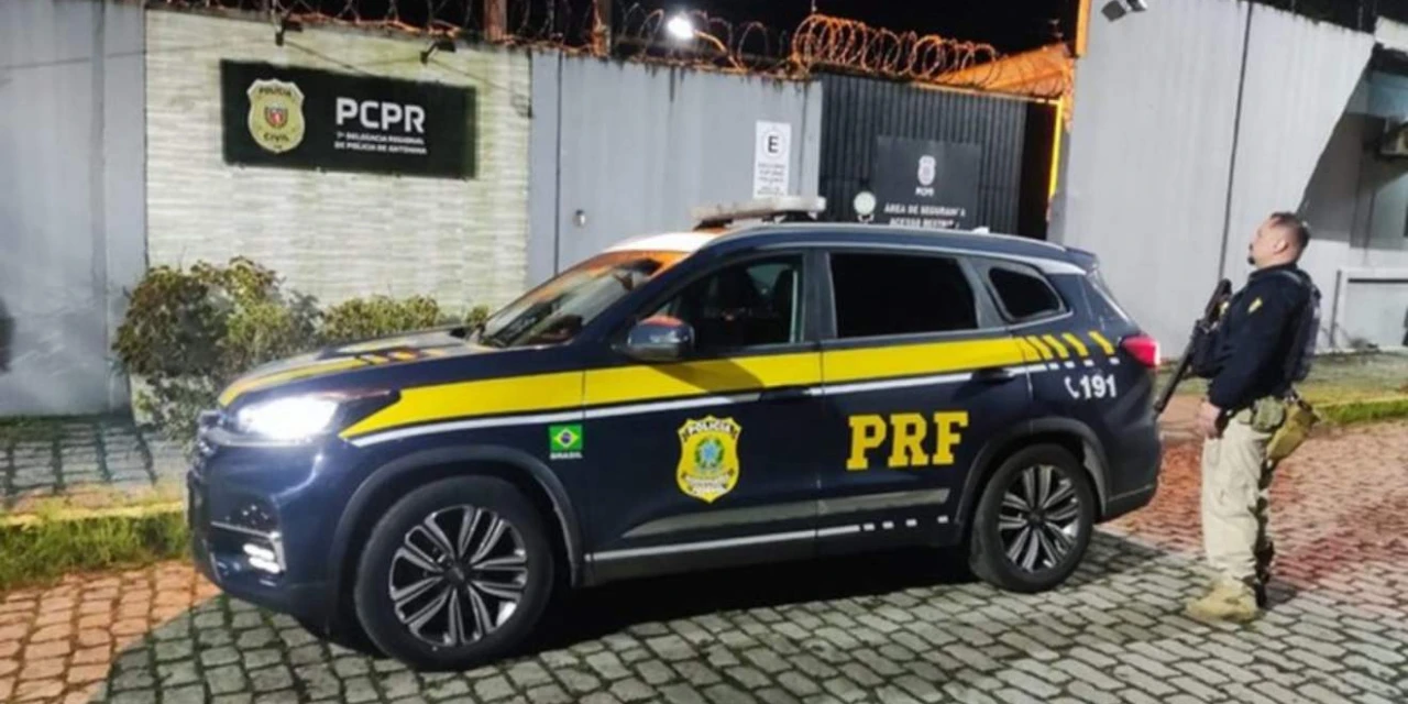 Jovem bate nas 'nadegas' de adolescentes e é preso na BR-116, em Antonina