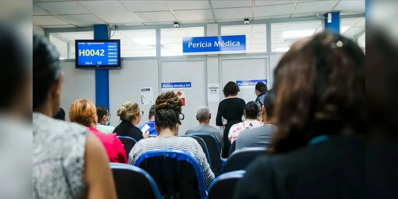 INSS cria comitê para reduzir fila de 2,8 milhões de pedidos